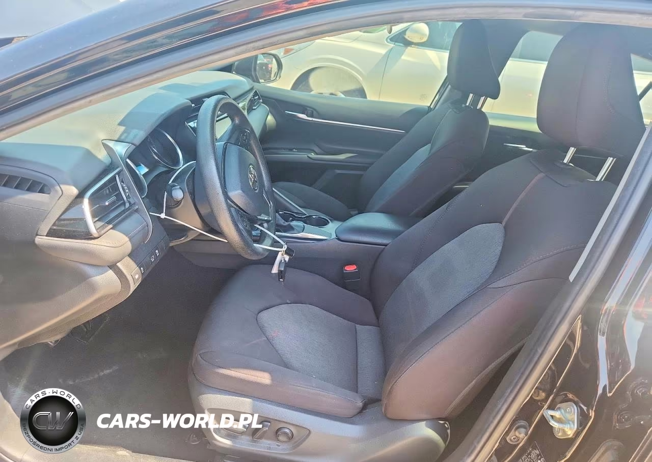 2020 Toyota Camry Le VIN:4T1C11AK9LU975847 - 7