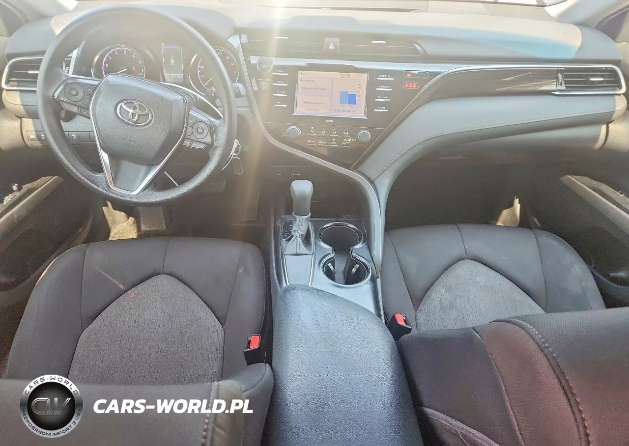 2020 Toyota Camry Le VIN:4T1C11AK9LU975847 - 8