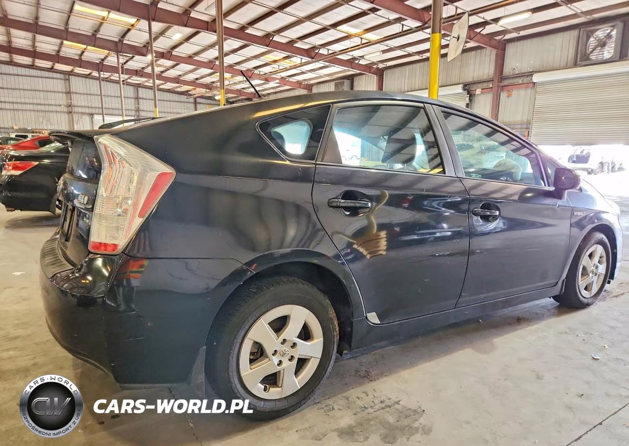 2011 Toyota Prius Two VIN:JTDKN3DU2B1364877 - 3