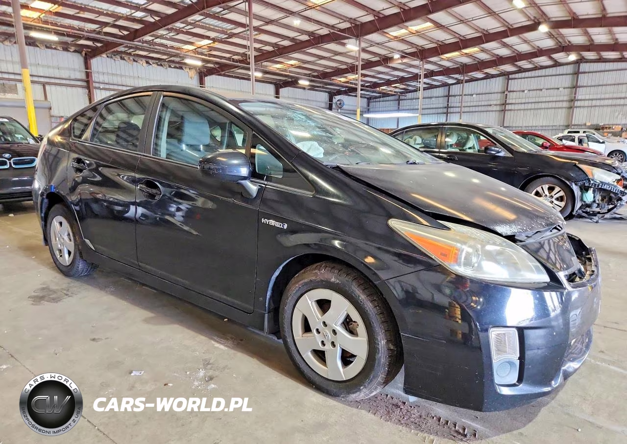 2011 Toyota Prius Two VIN:JTDKN3DU2B1364877 - 4