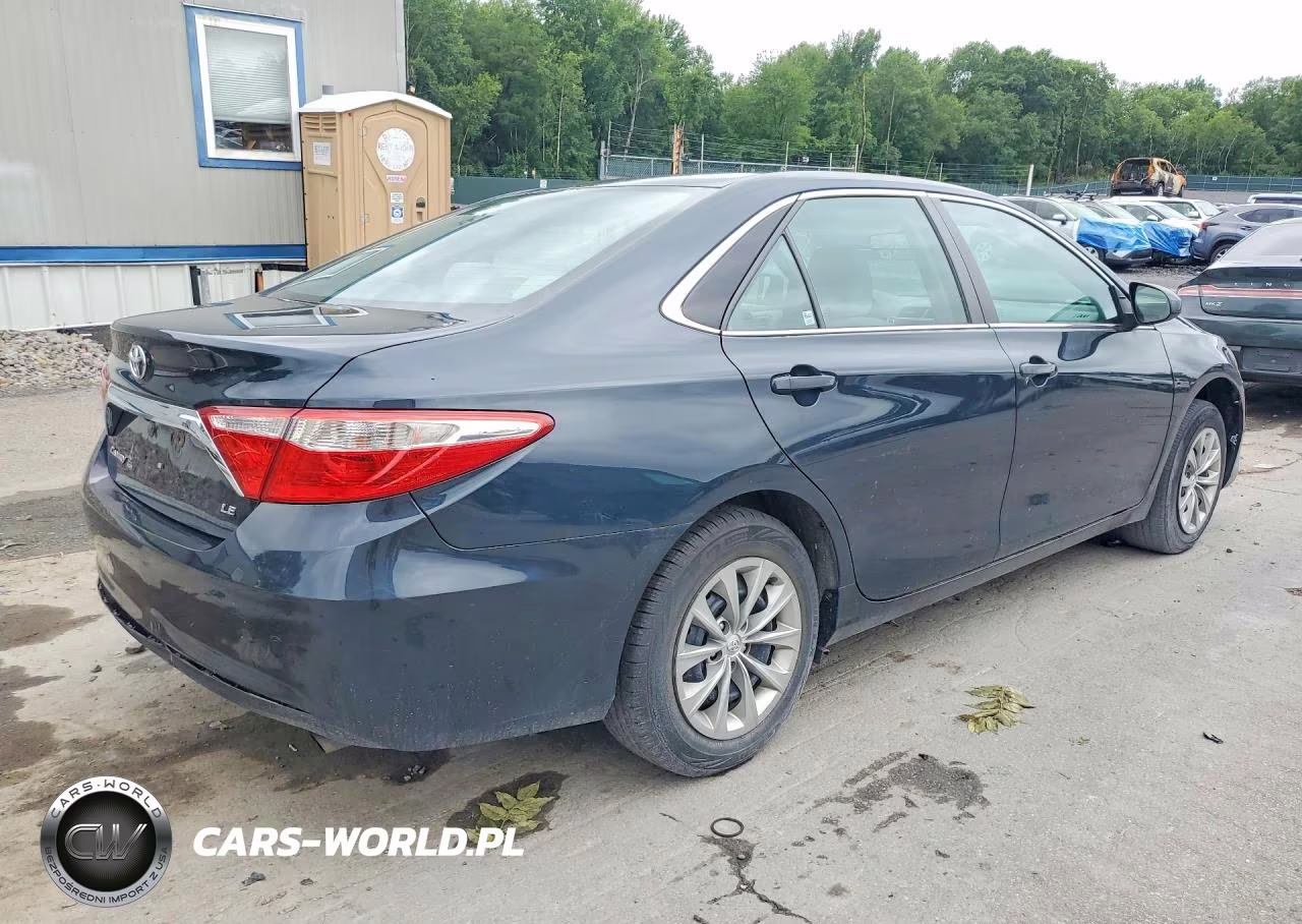 2016 Toyota Camry Le VIN:4T1BF1FK0GU257664 - 3