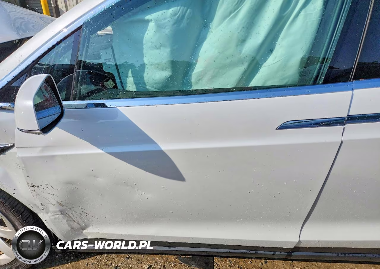 2020 Tesla Model X VIN:5YJXCAE24LF231494 - 7