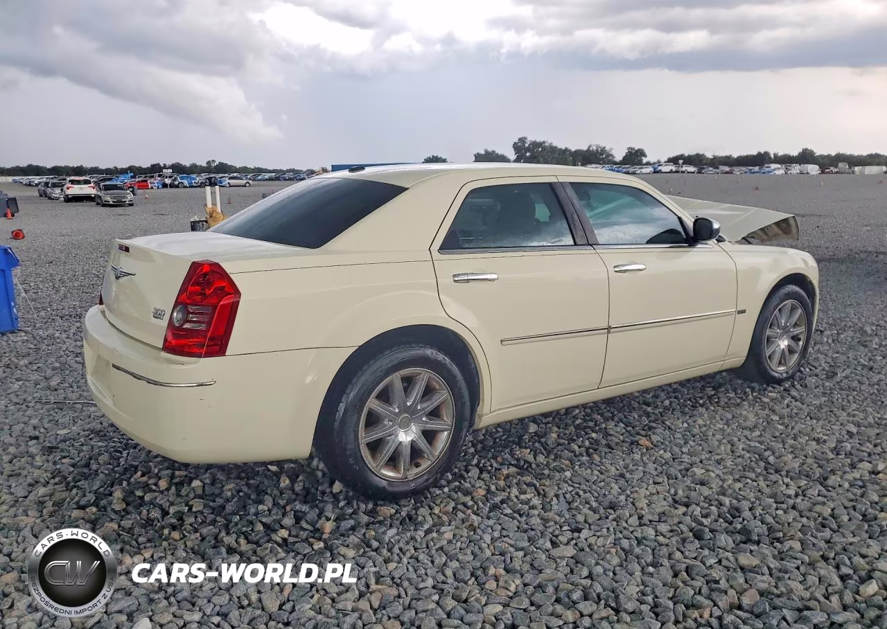 2010 Chrysler 300 Touring VIN:2C3CA5CV2AH329539 - 3