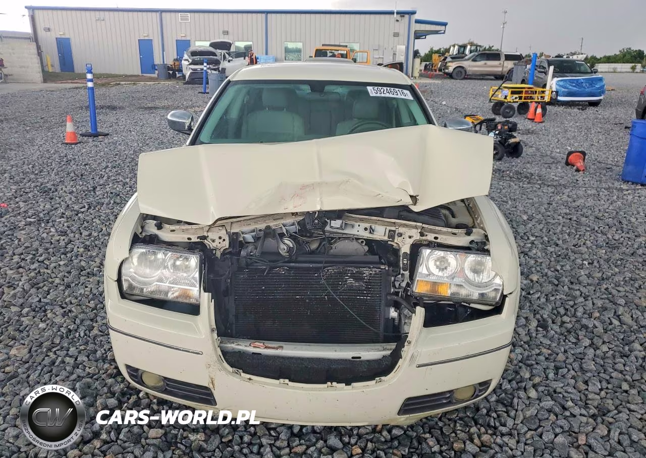 2010 Chrysler 300 Touring VIN:2C3CA5CV2AH329539 - 5