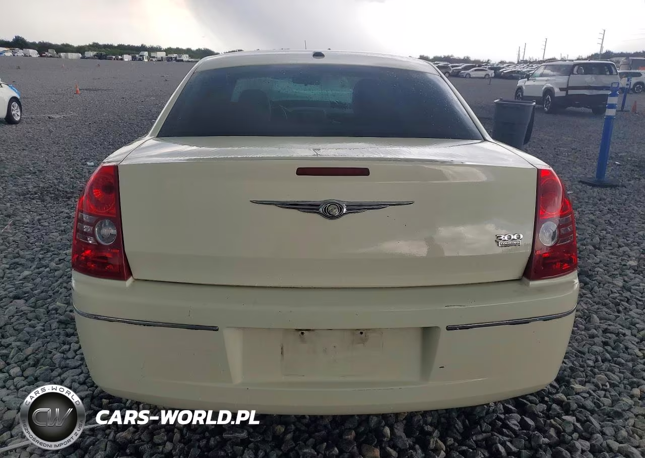 2010 Chrysler 300 Touring VIN:2C3CA5CV2AH329539 - 6