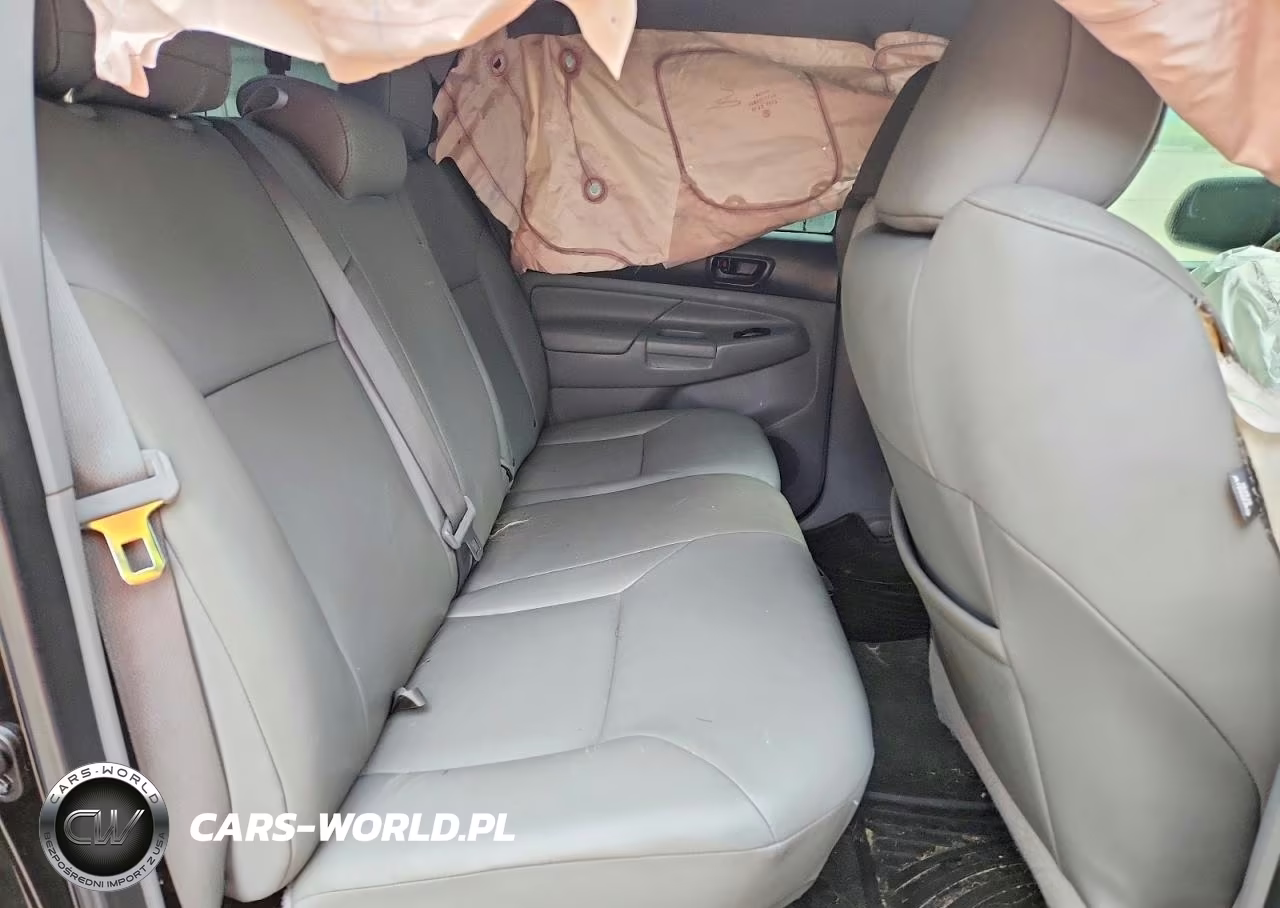 2015 Toyota Tacoma V6 VIN:3TMLU4EN6FM186825 - 10