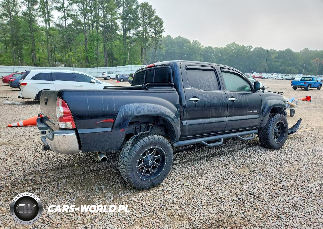 2015 Toyota Tacoma V6 VIN:3TMLU4EN6FM186825 - 3