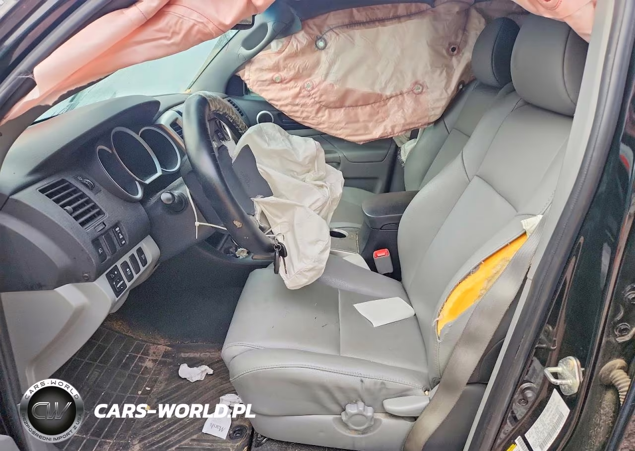 2015 Toyota Tacoma V6 VIN:3TMLU4EN6FM186825 - 7