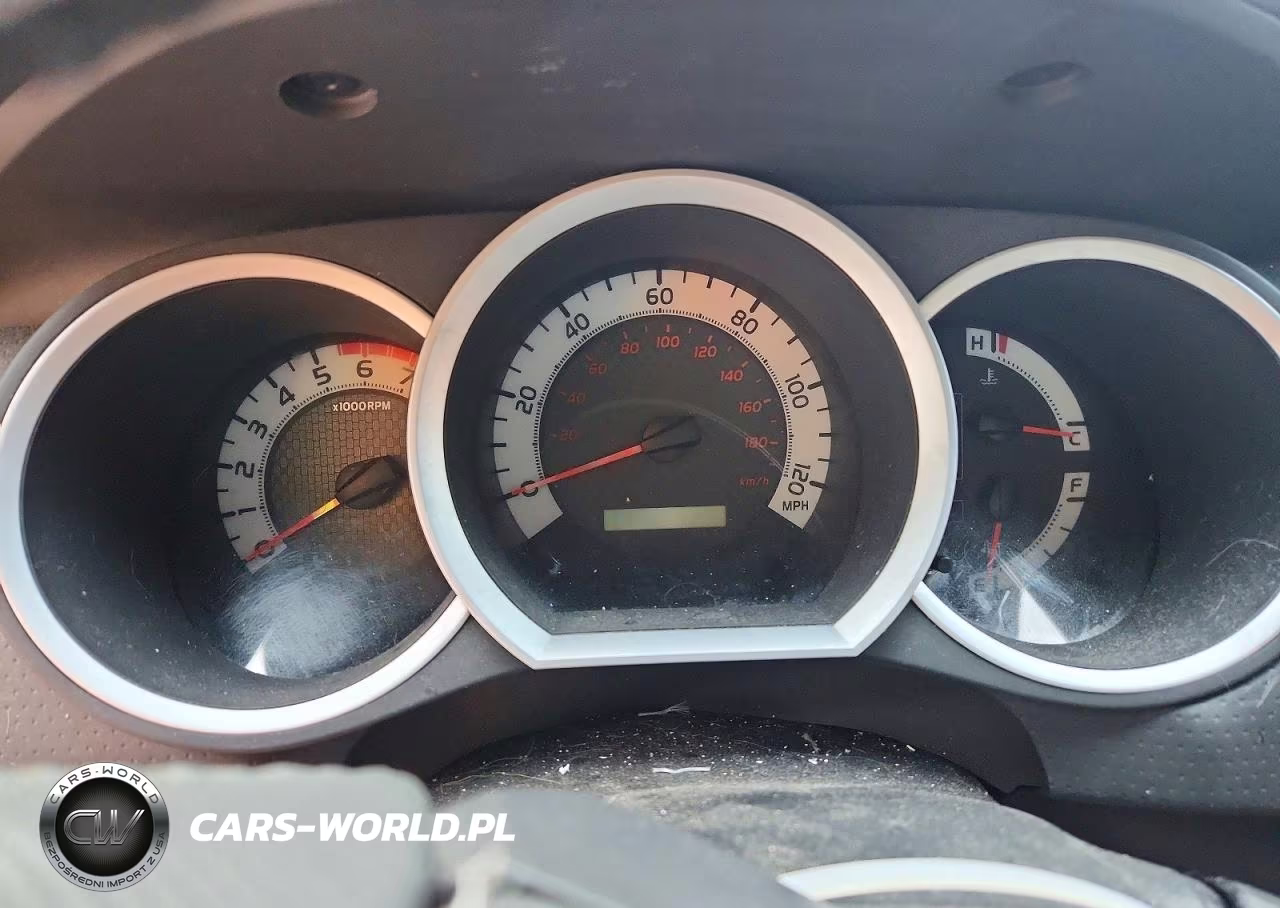 2015 Toyota Tacoma V6 VIN:3TMLU4EN6FM186825 - 9