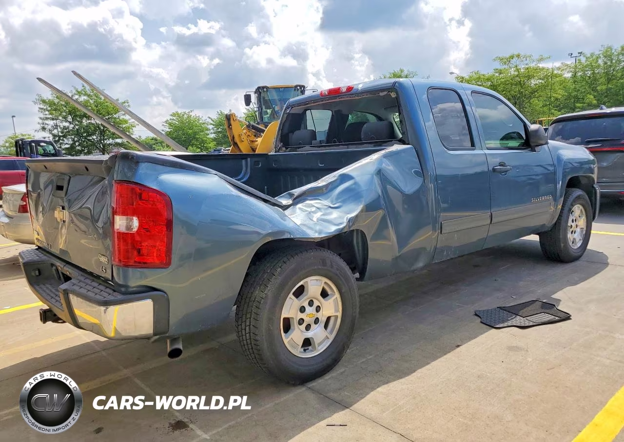 2011 Chevrolet Silverado C1500 Ls VIN:1GCRCREA5BZ183107 - 3