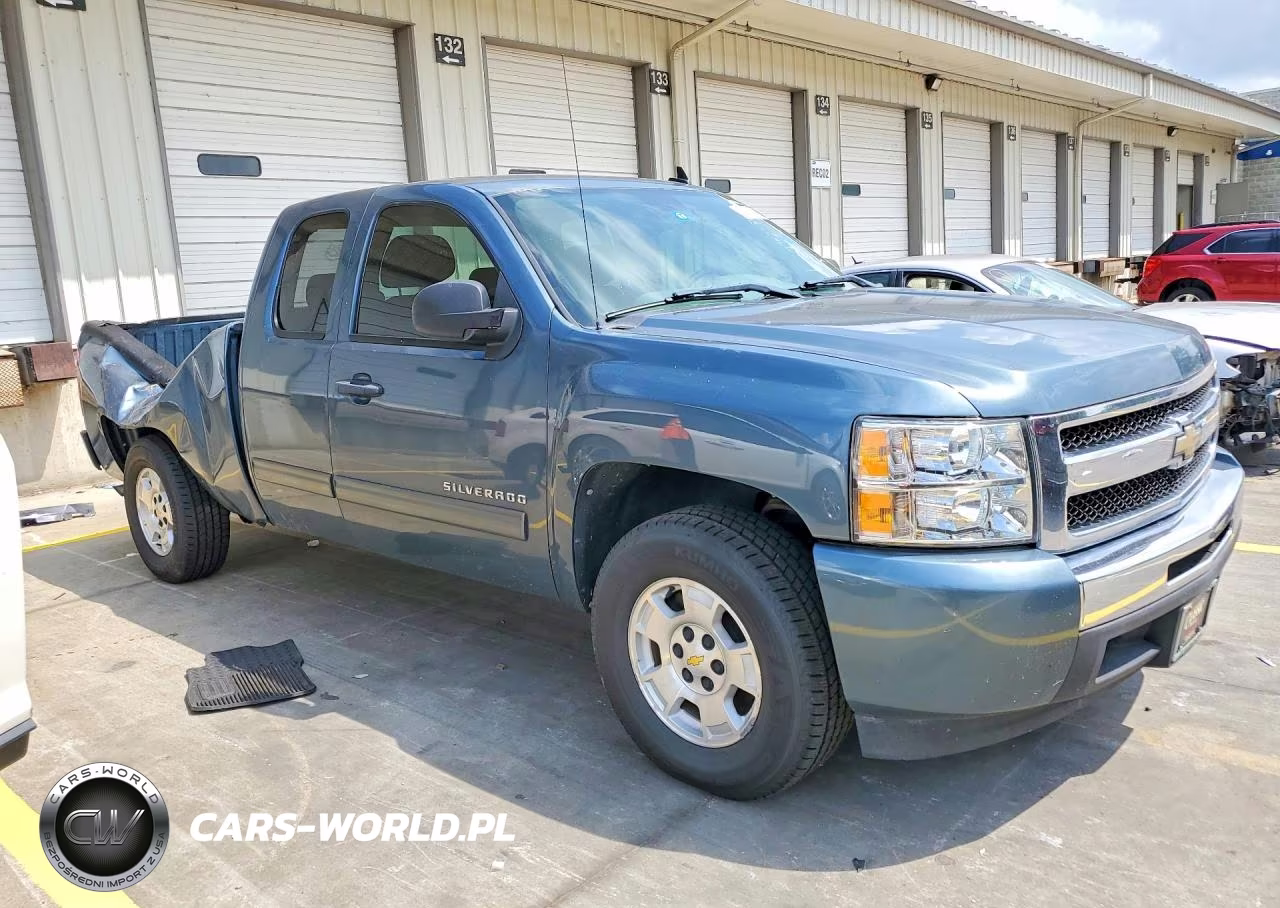 2011 Chevrolet Silverado C1500 Ls VIN:1GCRCREA5BZ183107 - 4