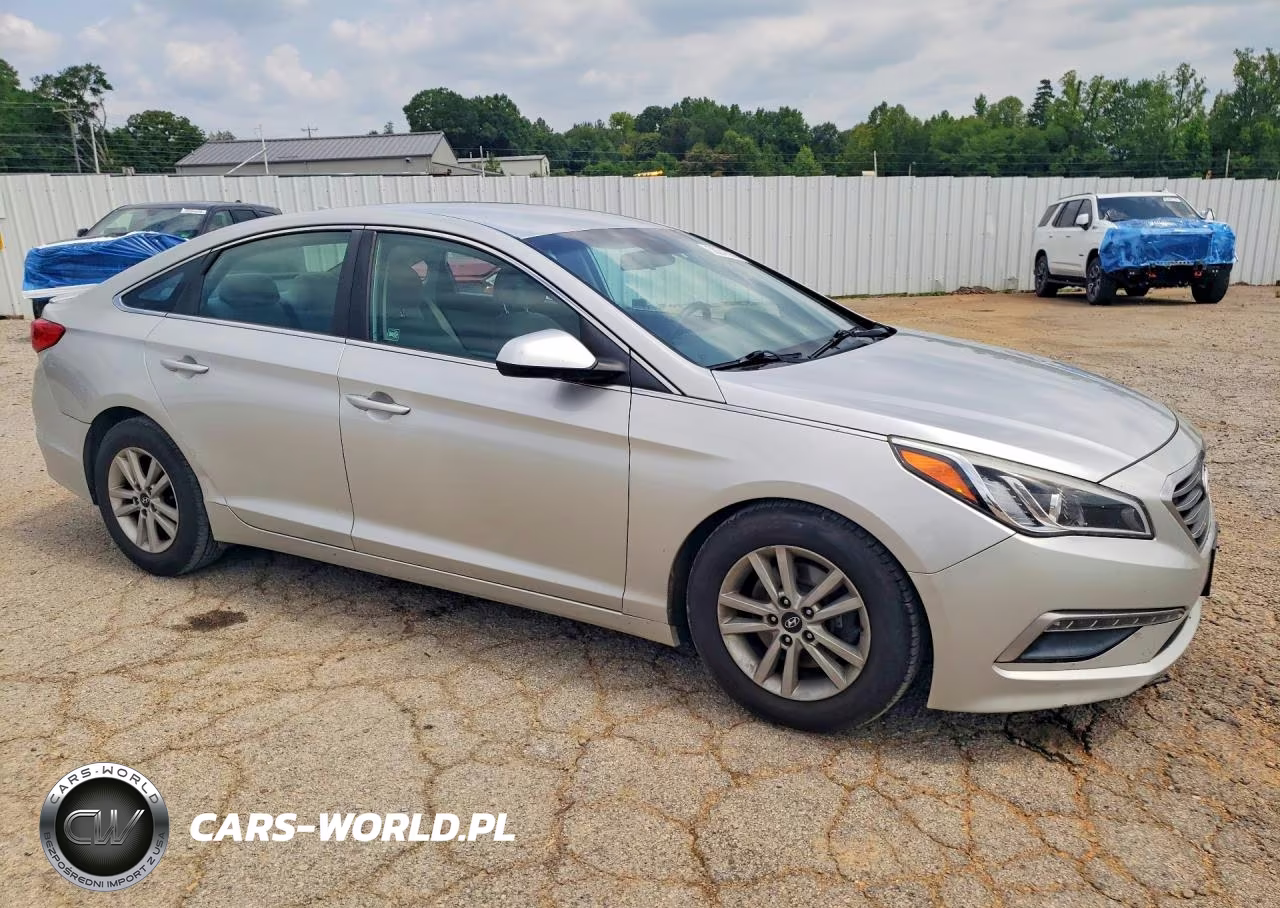2015 Hyun Sonata VIN:5NPE24AF4FH204371 - 4