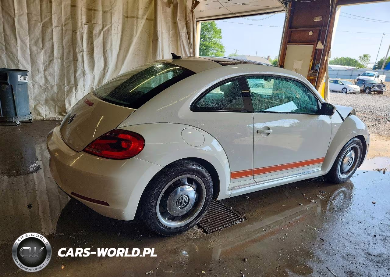 2013 Volkswagen Beetle VIN:3VWJP7AT4DM630217 - 3
