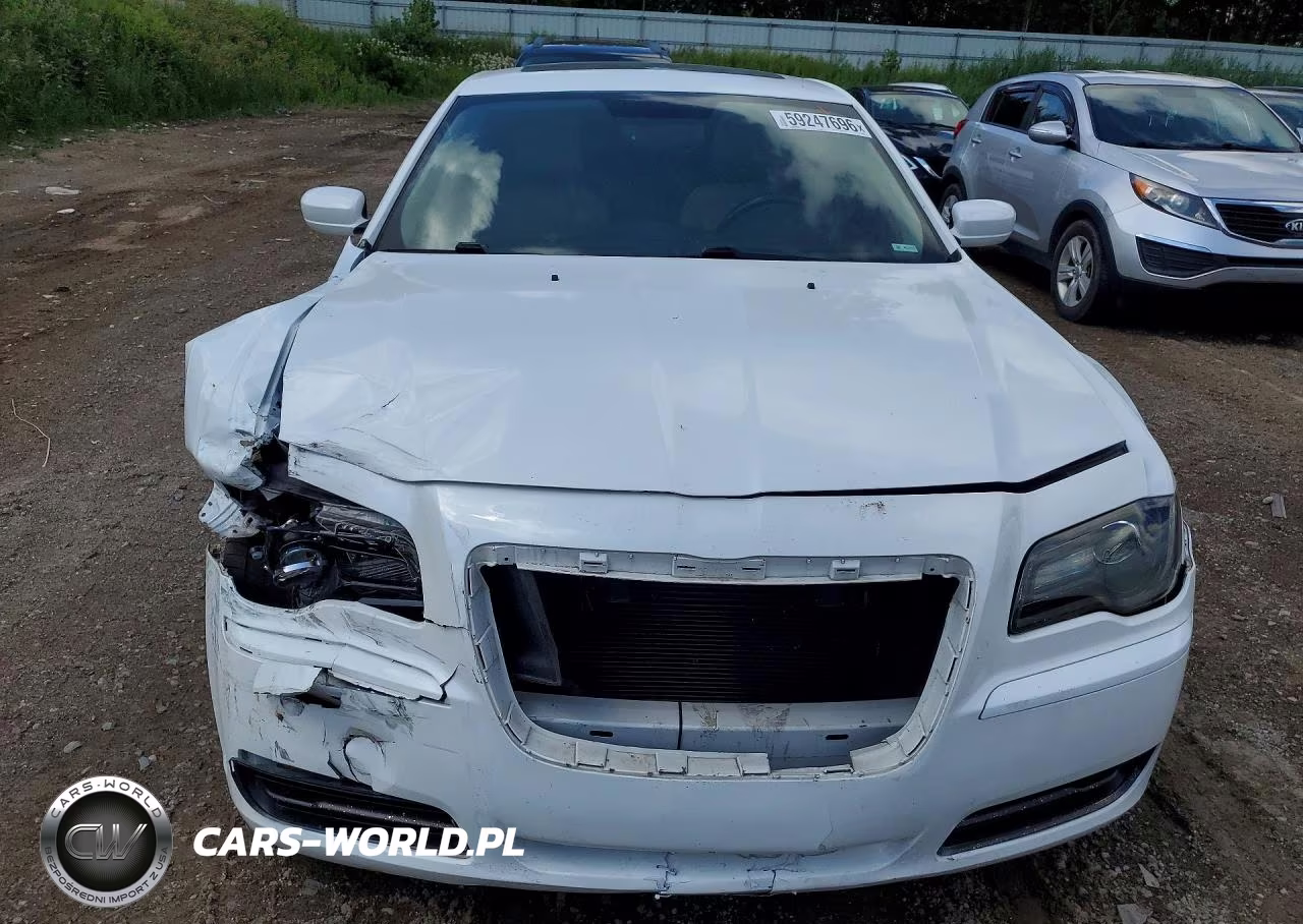 2013 Chrysler 300 VIN:2C3CCAAG2DH530093 - 5