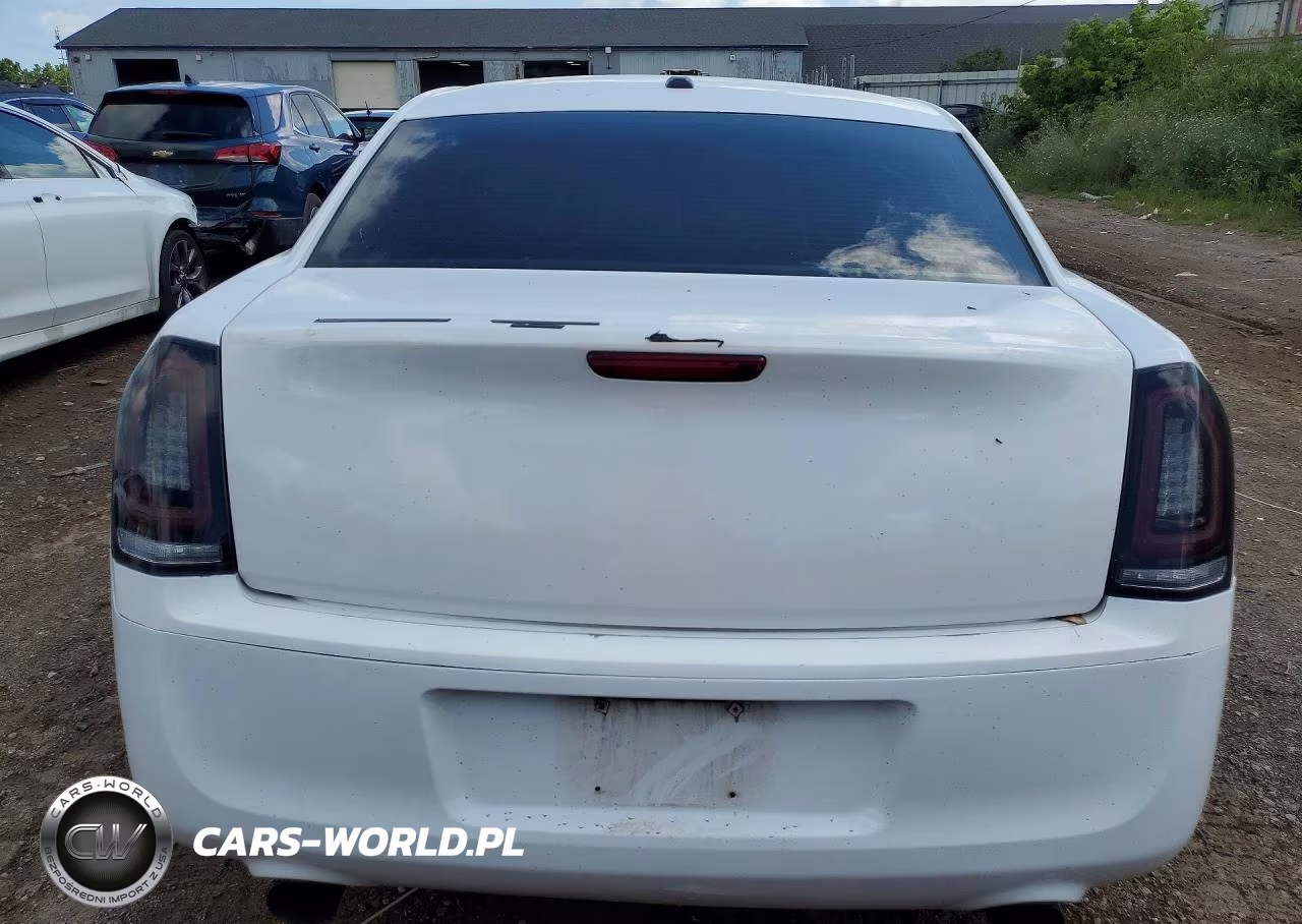 2013 Chrysler 300 VIN:2C3CCAAG2DH530093 - 6