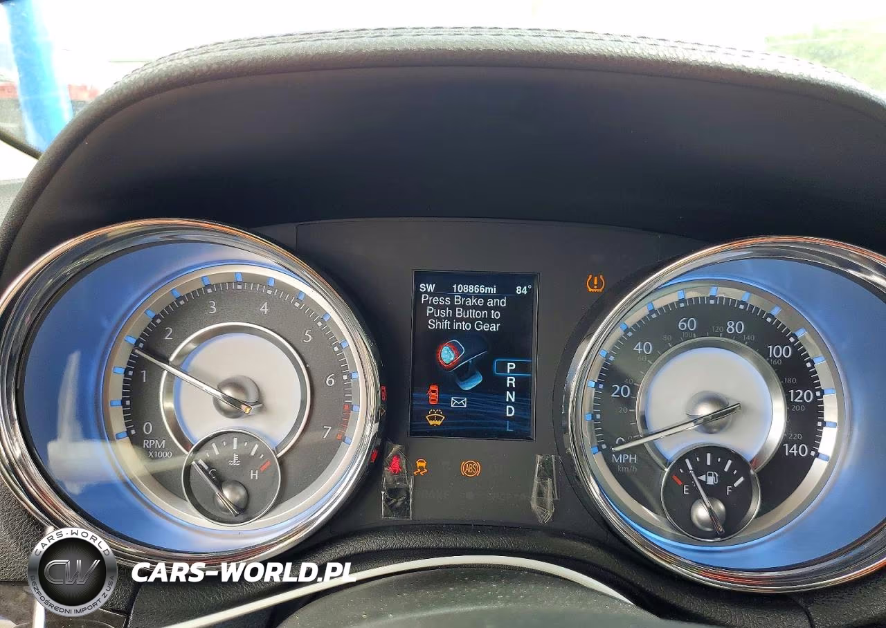2013 Chrysler 300 VIN:2C3CCAAG2DH530093 - 9