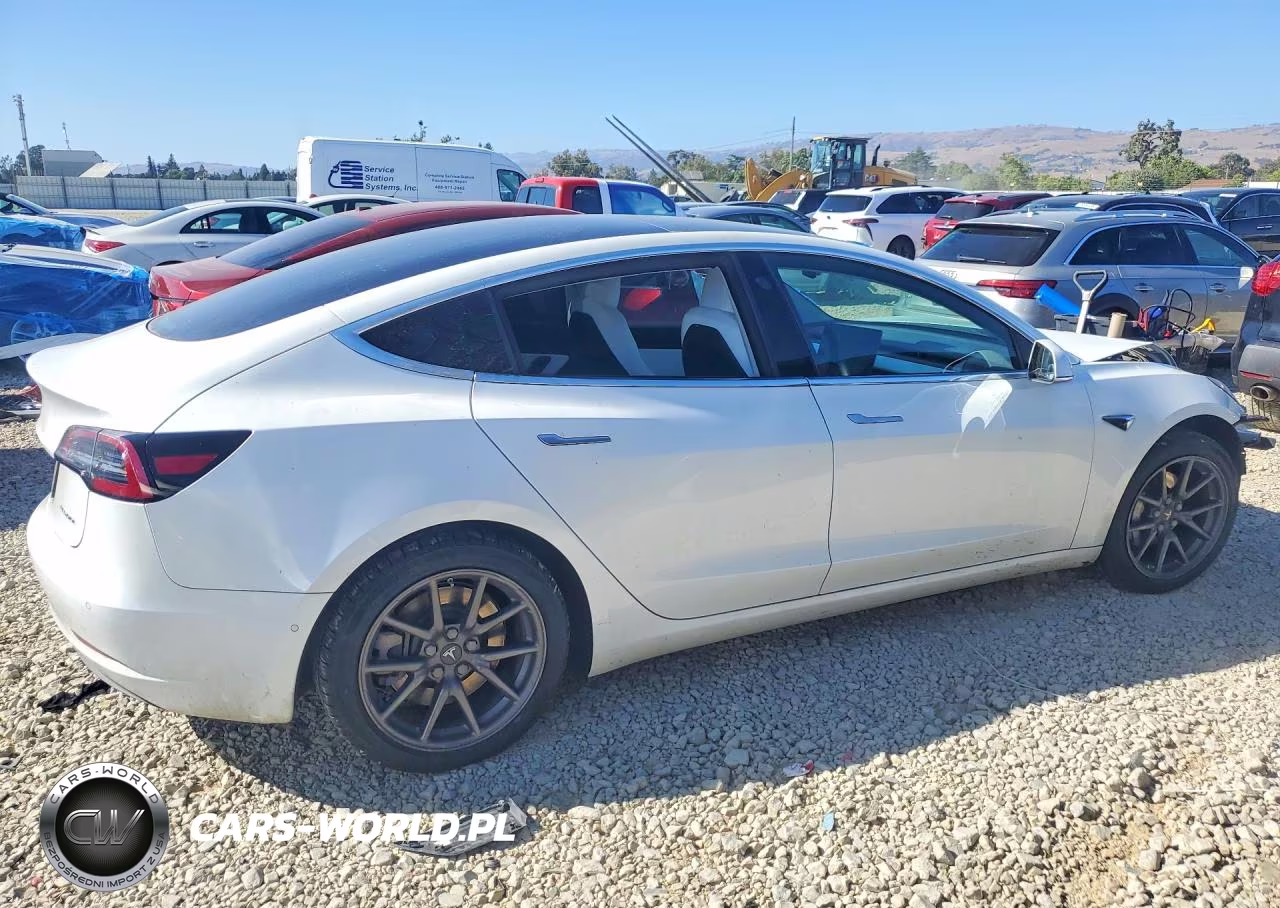 2019 Tesla Model 3 VIN:5YJ3E1EB6KF421577 - 3