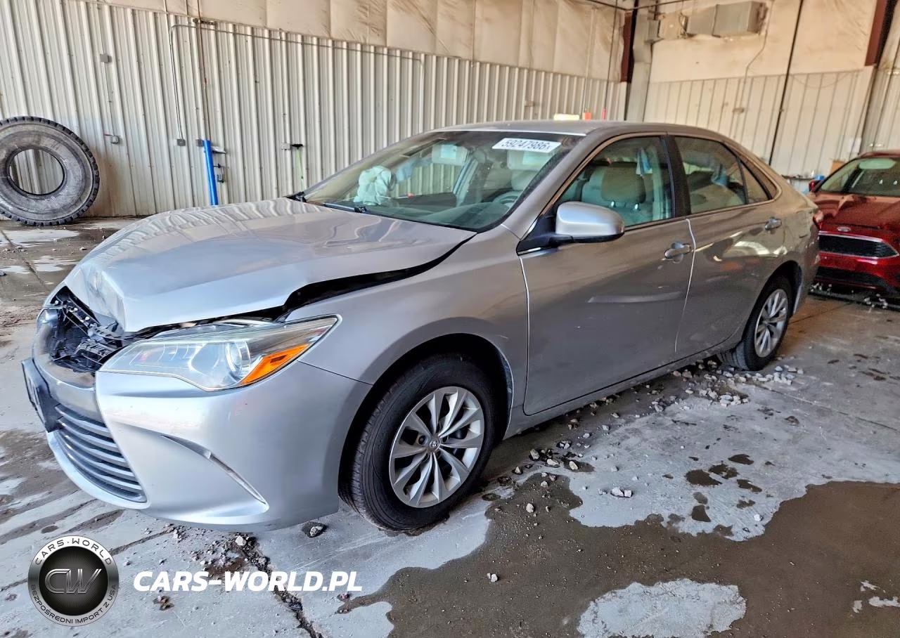 2015 Toyota Camry Le – zdjęcie 1 z 12