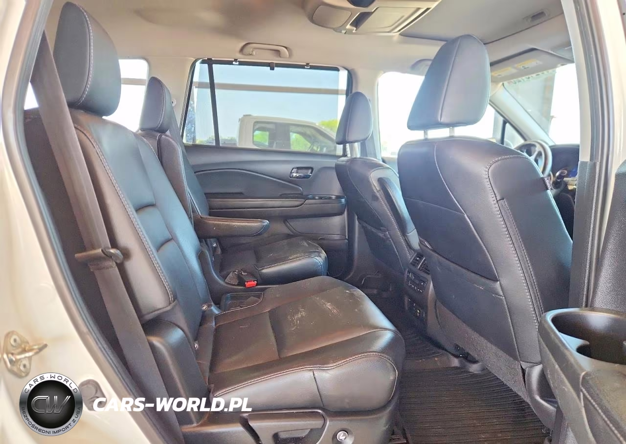 2019 Honda Pilot Touring VIN:5FNYF6H63KB068343 - 11