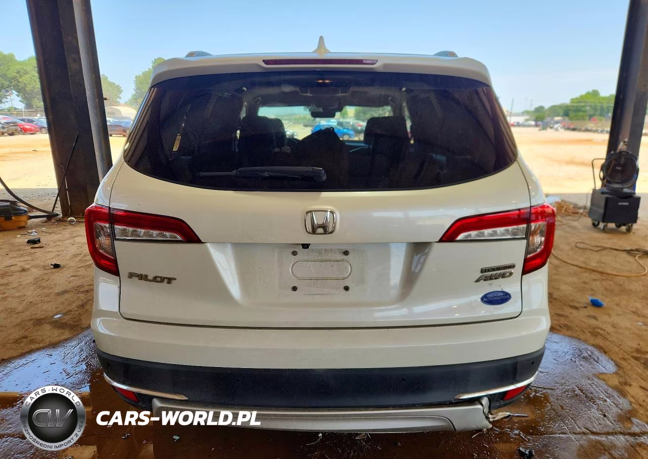 2019 Honda Pilot Touring VIN:5FNYF6H63KB068343 - 6