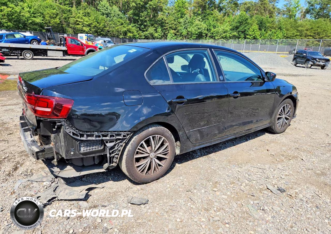2018 Volkswagen Jetta Se VIN:3VWDB7AJ5JM238207 - 3