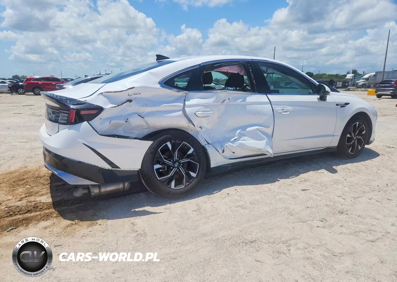 2025 Hyundai Sonata Sel VIN:KMHL64JA4SA499095 - 3