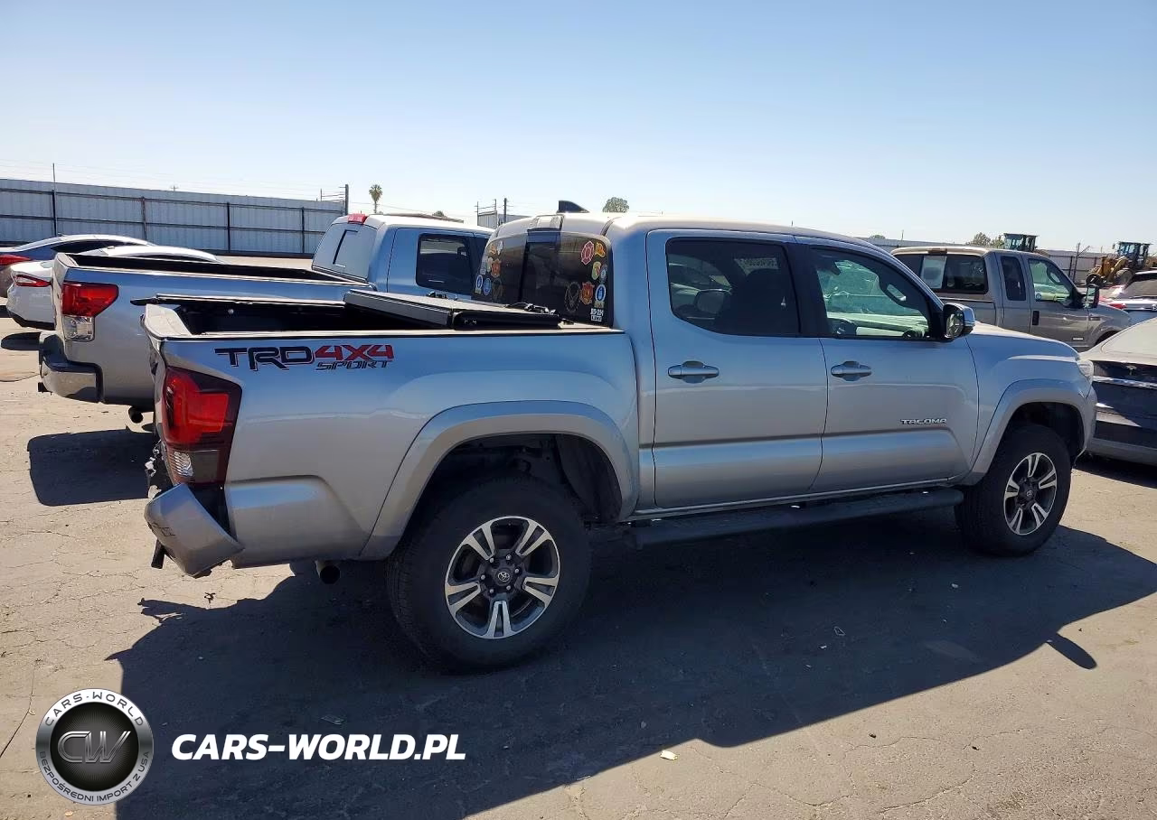 2018 Toyota Tacoma Trd Sport VIN:3TMCZ5AN1JM132712 - 3
