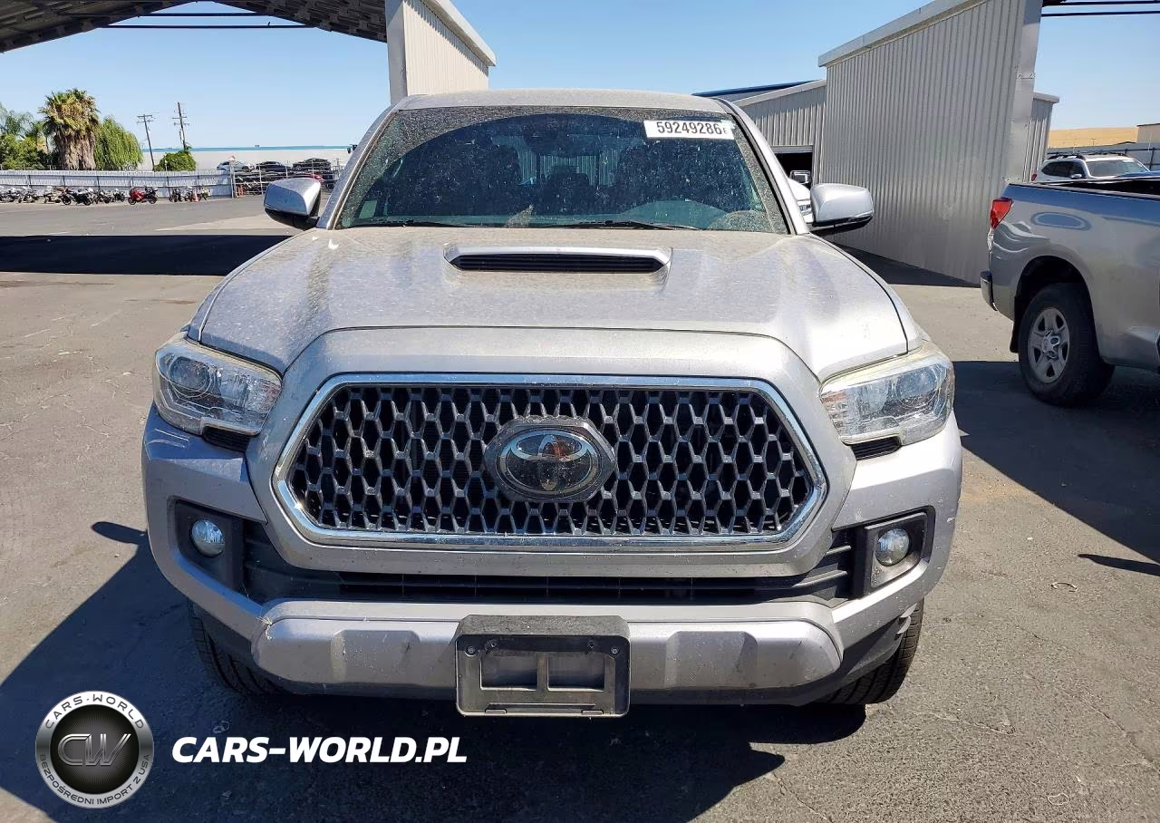2018 Toyota Tacoma Trd Sport VIN:3TMCZ5AN1JM132712 - 5