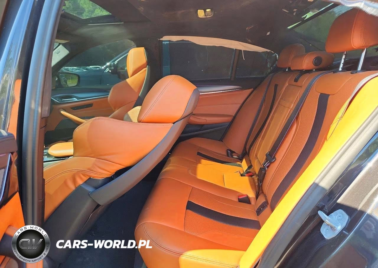 2023 BMW M5 VIN:WBS83CH00PCL23031 - 10