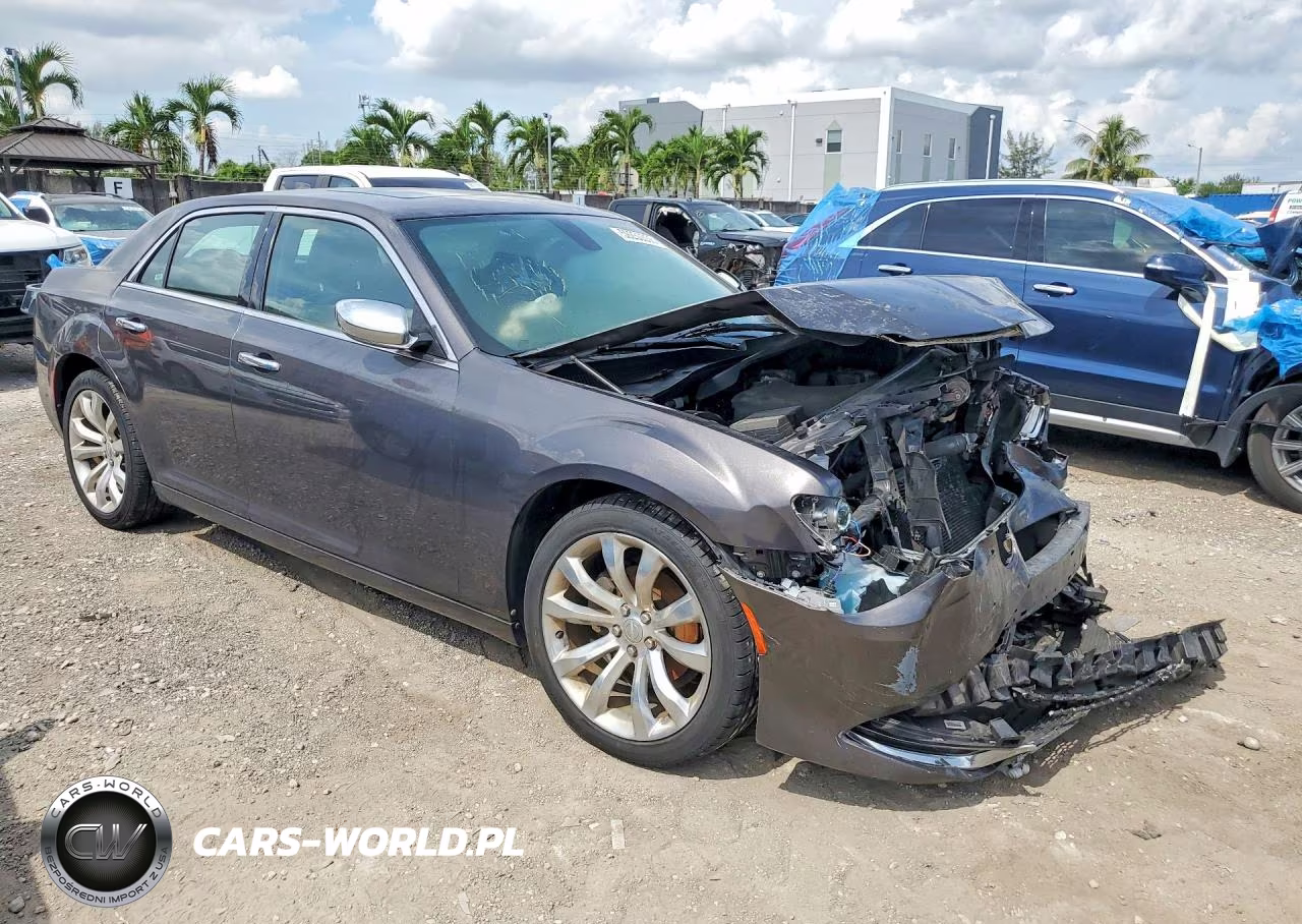 2020 Chrysler 300 Limited VIN:2C3CCAEG4LH102809 - 4