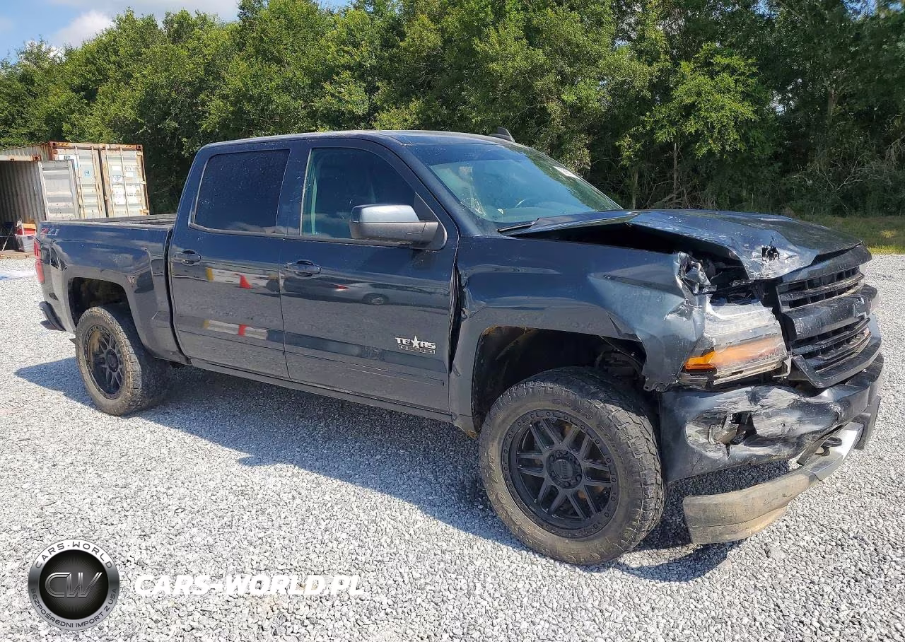 2018 Chevrolet Silverado K1500 Lt VIN:3GCUKREC1JG432063 - 4