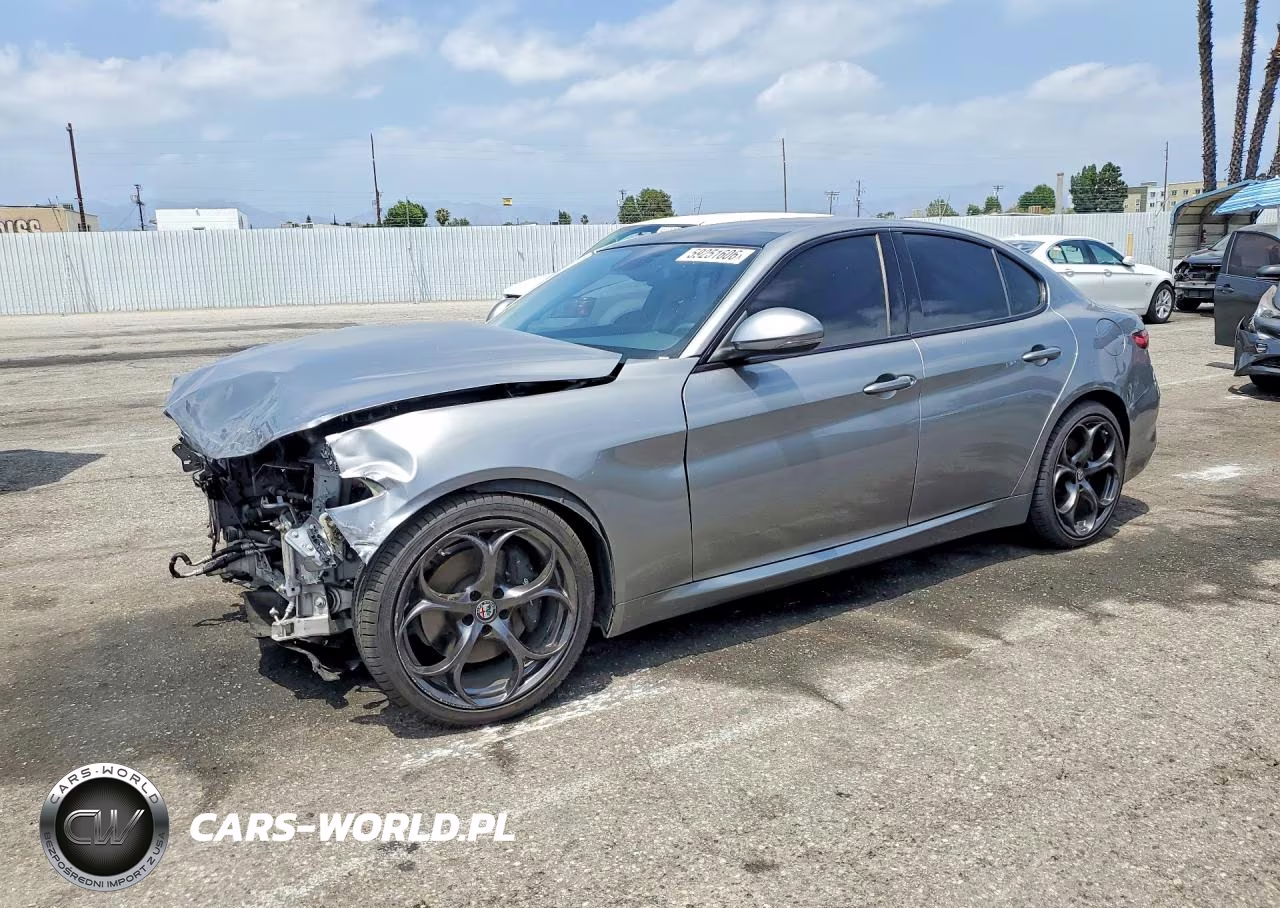 2018 Alfa Romeo Giulia Ti – zdjęcie 1 z 12