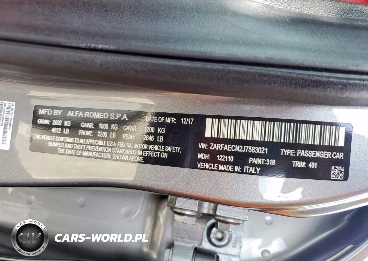 2018 Alfa Romeo Giulia Ti VIN:ZARFAECN2J7583021 - 12