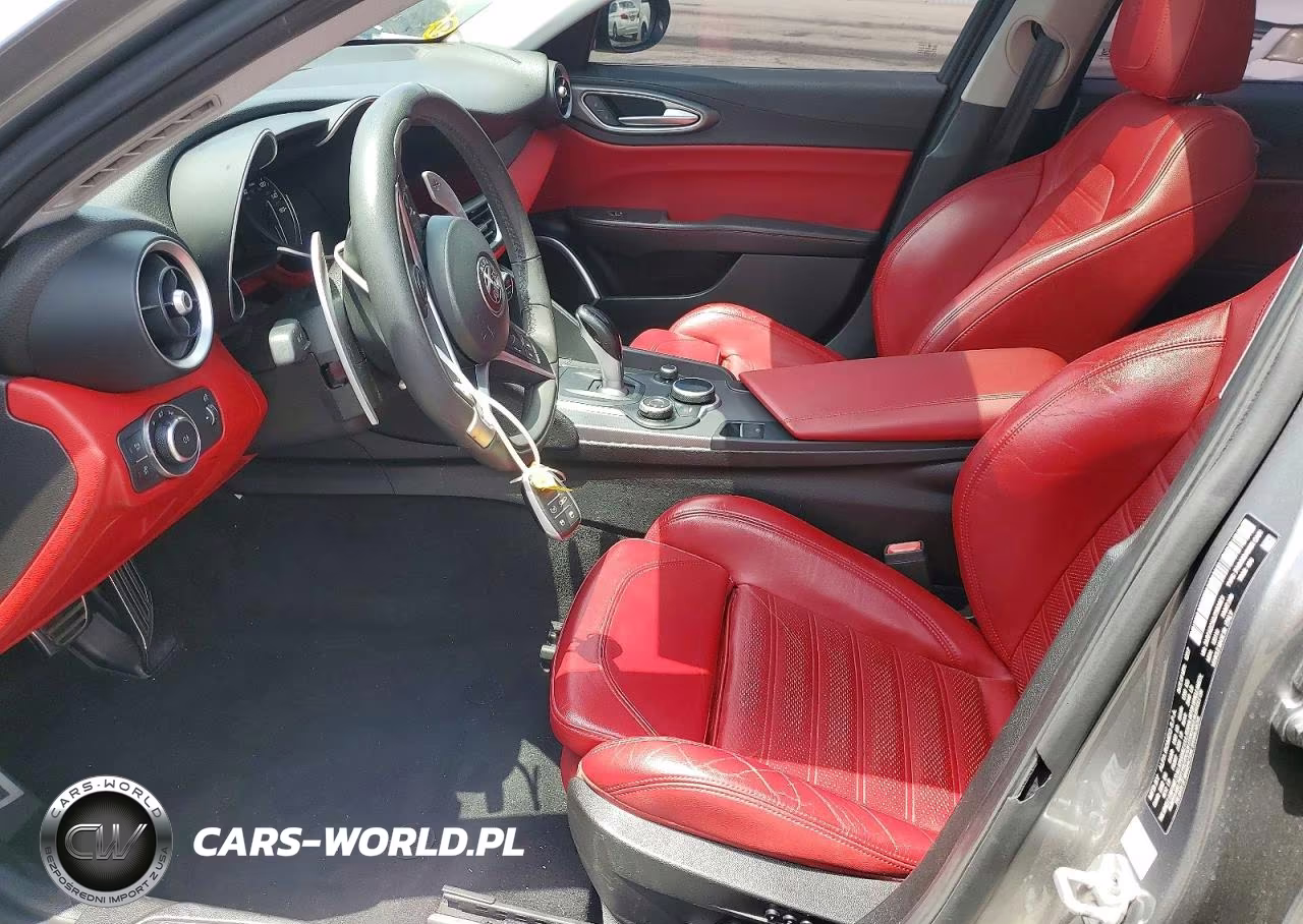 2018 Alfa Romeo Giulia Ti VIN:ZARFAECN2J7583021 - 7