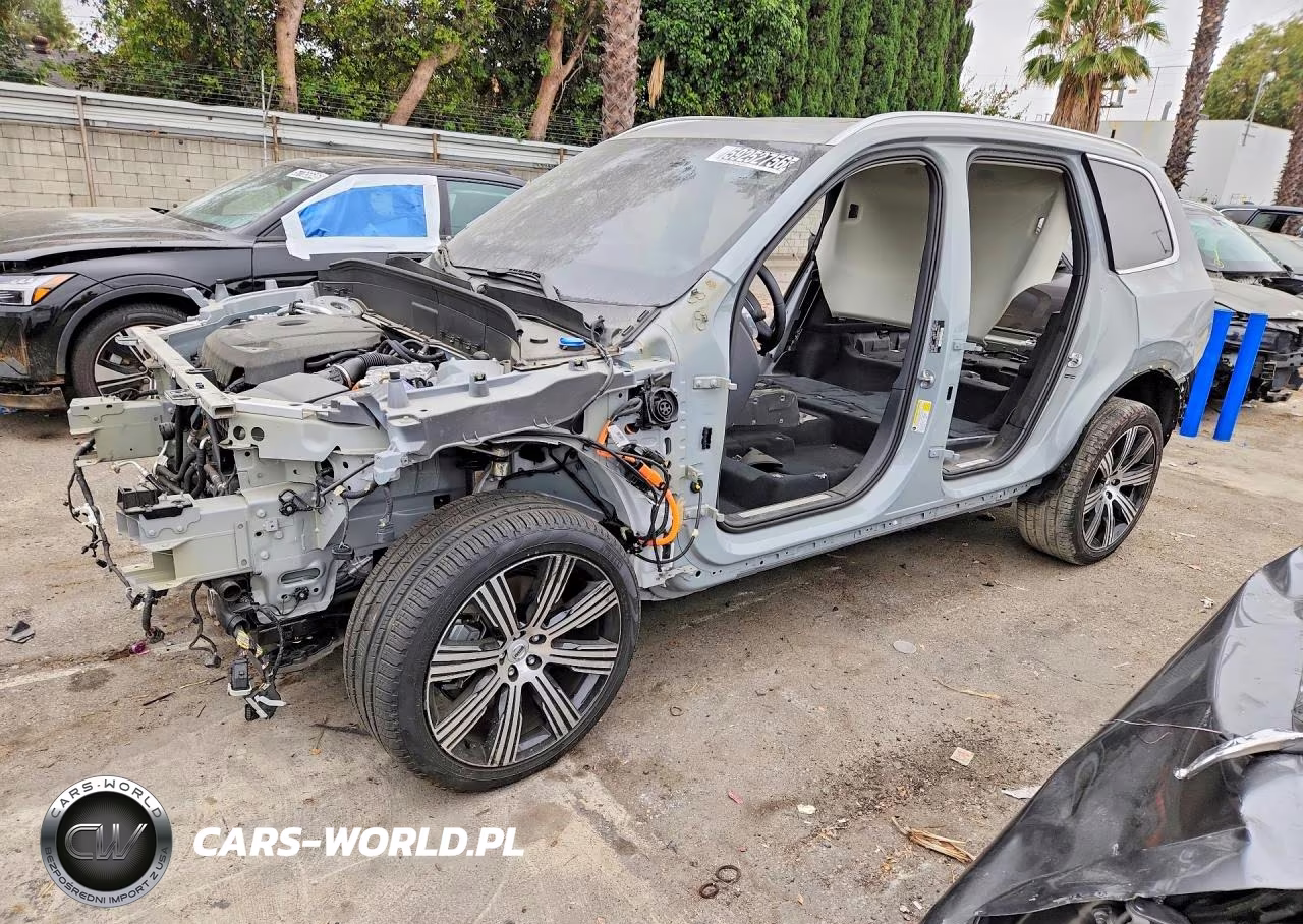 2025 Volvo Xc90 Core – zdjęcie 1 z 13
