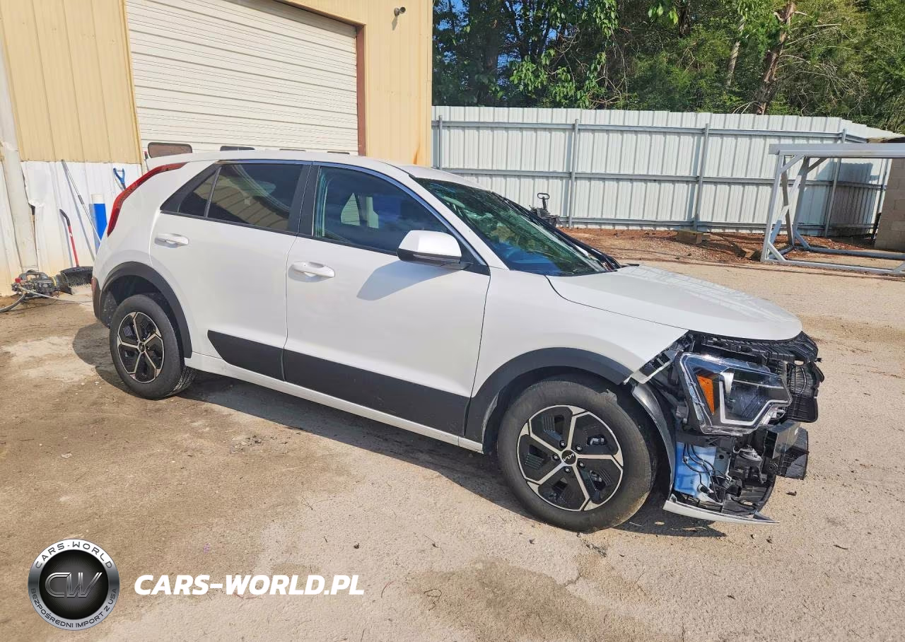 2026 Kia Niro Lx VIN:KNDCP3LE6T5326605 - 4