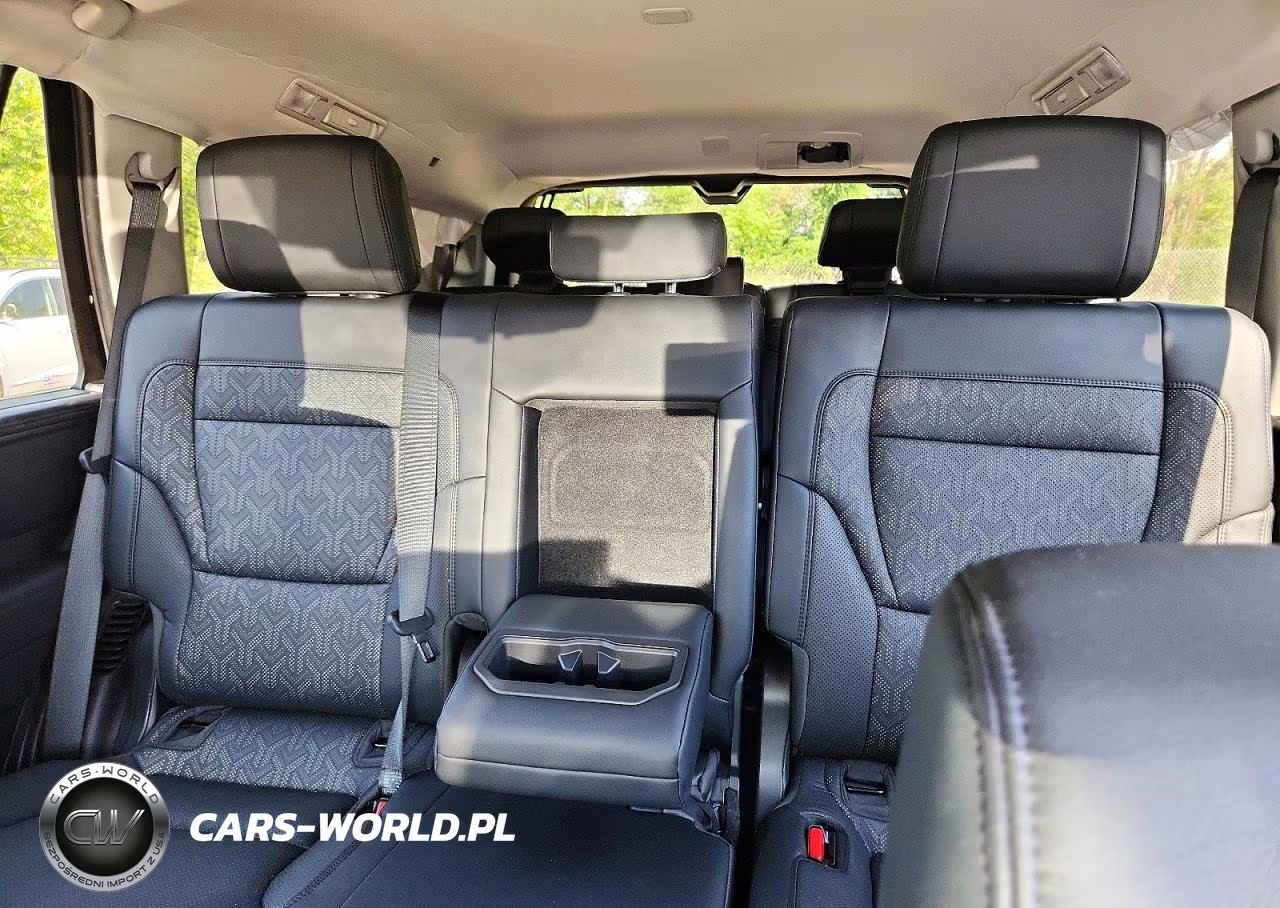 2024 Toyota Sequoia Limited VIN:7SVAAABA1RX025707 - 10