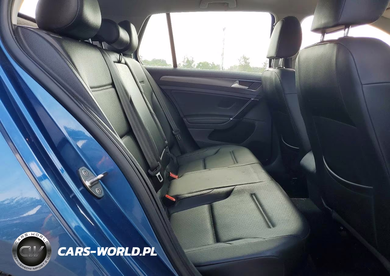 2018 Volkswagen Golf S VIN:3VWG17AU4JM265778 - 10