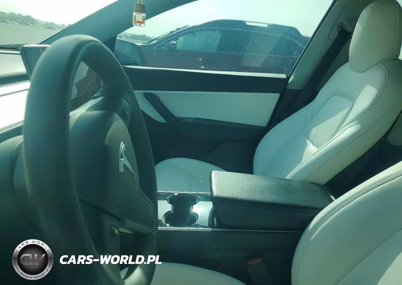 2020 Tesla Model Y VIN:5YJYGDEE2LF025630 - 7