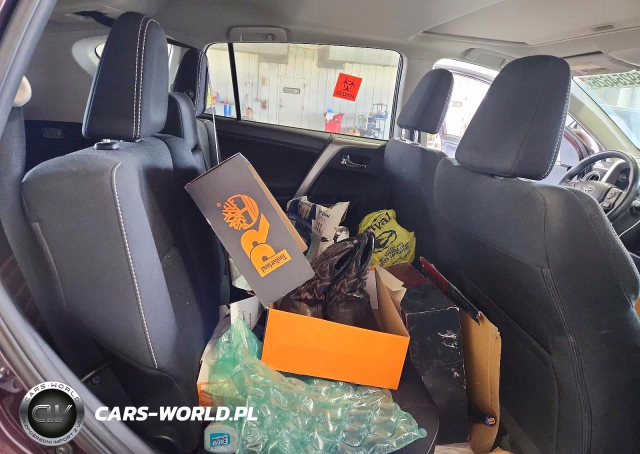 2017 Toyota Rav4 Xle VIN:2T3RFREVXHW688952 - 10