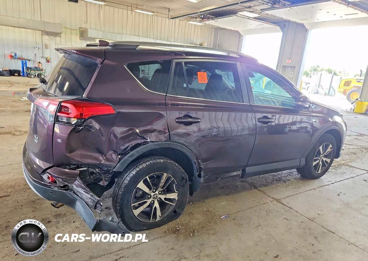 2017 Toyota Rav4 Xle VIN:2T3RFREVXHW688952 - 3