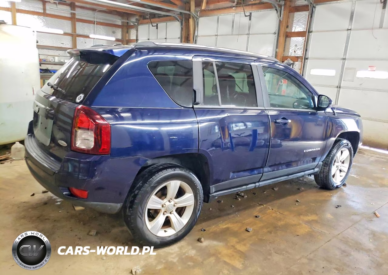 2014 Jeep Compass Latitude VIN:1C4NJDEB8ED528938 - 3