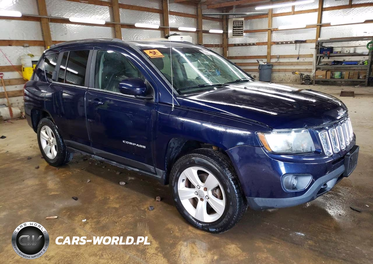 2014 Jeep Compass Latitude VIN:1C4NJDEB8ED528938 - 4