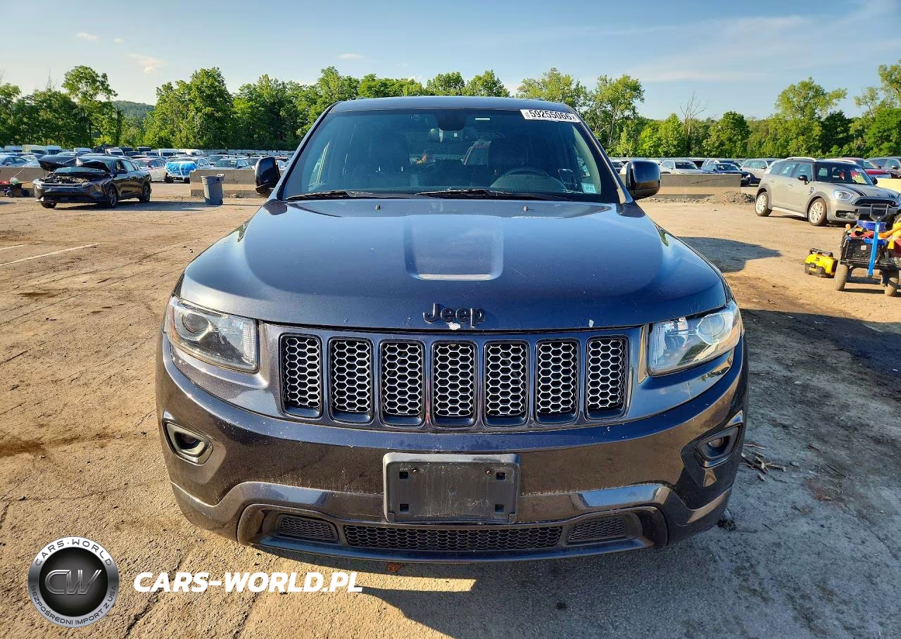 2014 Jeep Grand Cherokee Laredo VIN:1C4RJFAG5EC463809 - 5