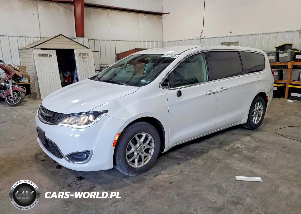 2020 Chrysler Pacifica Touring
