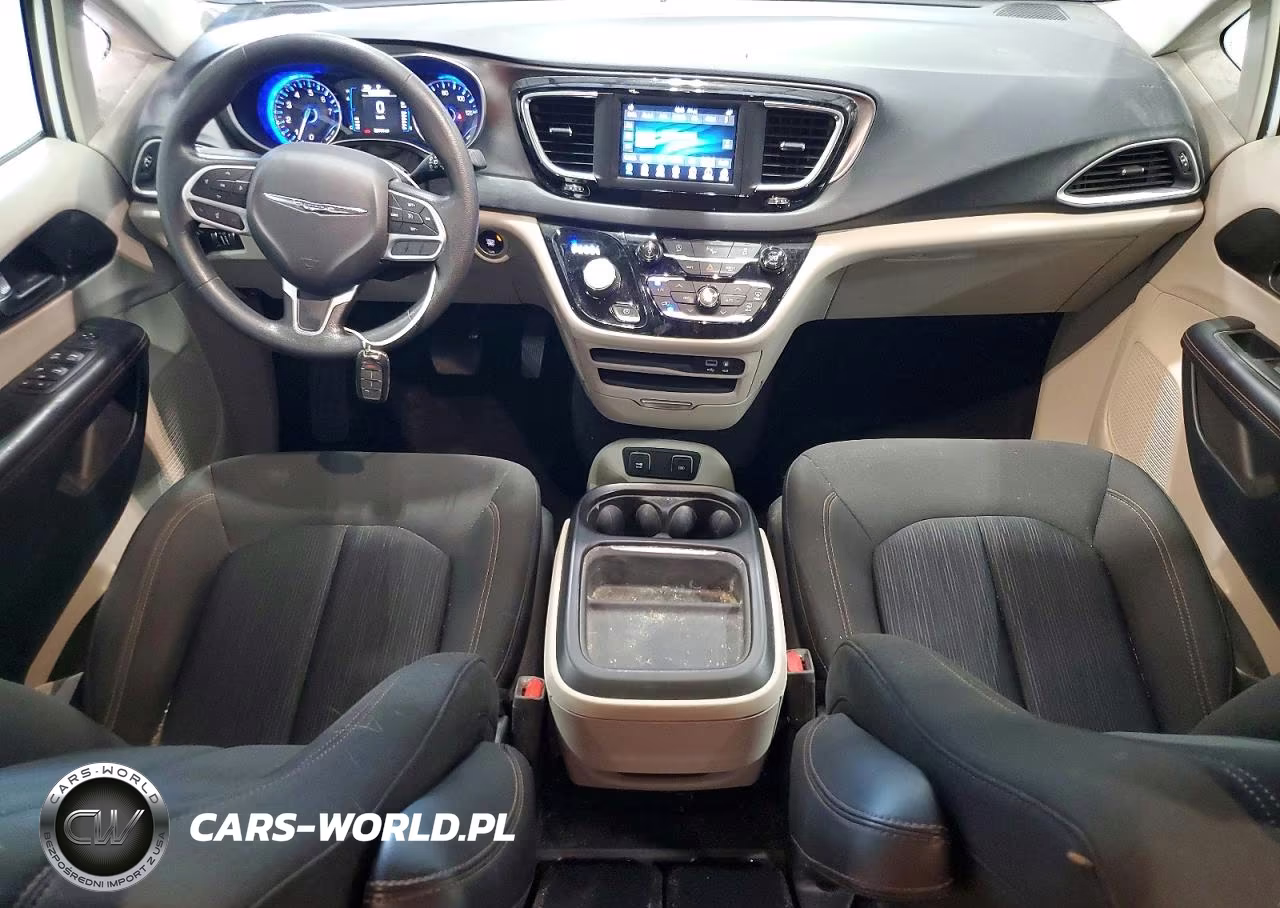 2020 Chrysler Pacifica Touring VIN:2C4RC1FG2LR158892 - 8