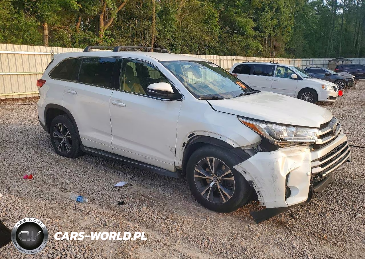 2017 Toyota Highlander Le Plus VIN:5TDBZRFH4HS452610 - 4