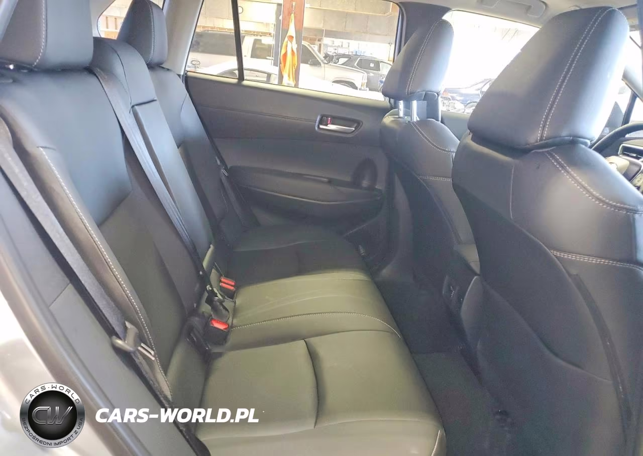 2026 Toyota Corolla Cross Xle VIN:7MUDAABG4TV160842 - 11