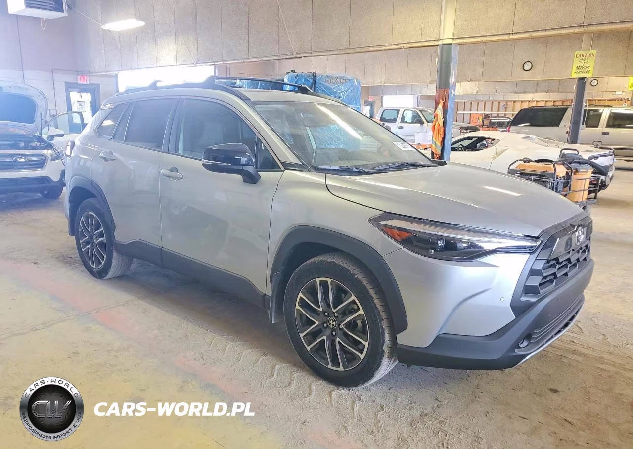 2026 Toyota Corolla Cross Xle VIN:7MUDAABG4TV160842 - 4