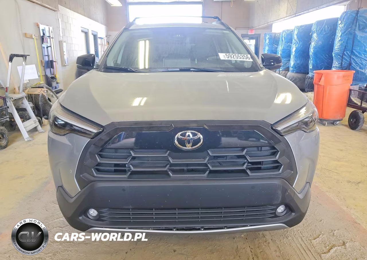 2026 Toyota Corolla Cross Xle VIN:7MUDAABG4TV160842 - 5